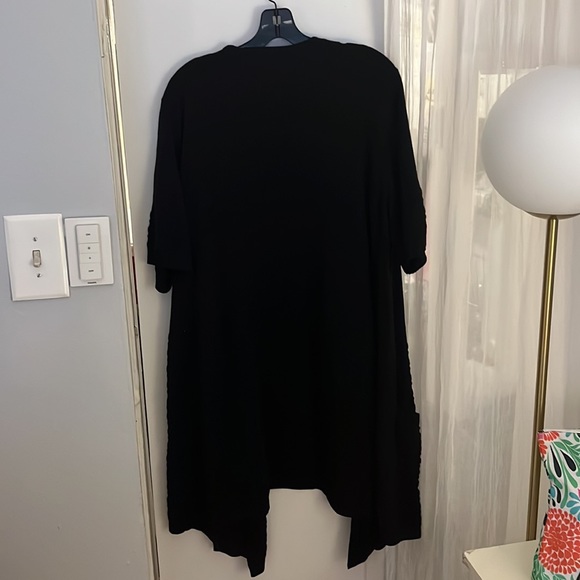 Isaac Mizrahi live short sleeve long cardigan in black size 2x - Picture 6 of 8
